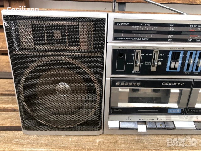 Радиокасетофон SANYO C35 -за части или ремонт!, снимка 2 - Радиокасетофони, транзистори - 53597235