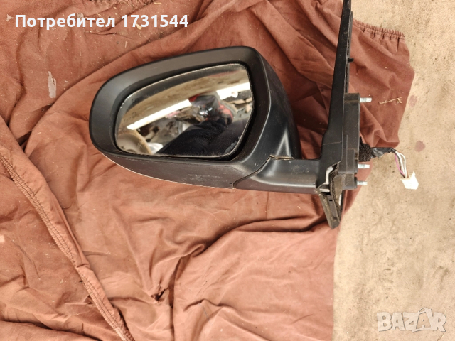Продавам ляво странично огледало за Сузуки Витара след 2020