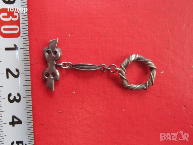 Невероятен знак емблема значка Кристиан Диор , снимка 2 - Колекции - 36788438