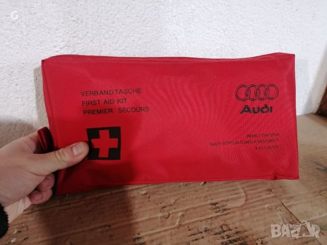 Оригинална Аптечка Audi A4 B6 , снимка 1 - Части - 40375555