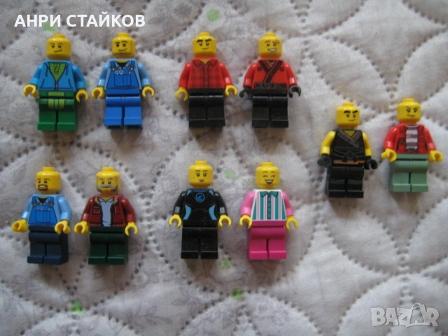 Продавам фигурки човечета на LEGO