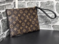 Louis Vuitton чанта тип плик , снимка 6