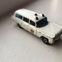 Метална количка Matchbox S&S Cadillac Ambulance - Superfast в мащаб 1:87, снимка 7 - Колекции - 39834057