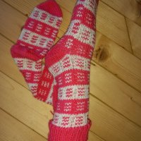 Ръчно плетени дамски чорапи, снимка 2 - Дамски чорапи - 37790247