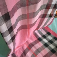 Burberry марков копринен шал, снимка 4 - Шалове - 33039716