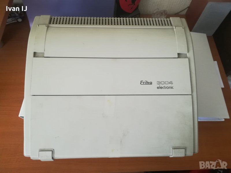 "Erika 3004" Електронна пишешта машина , снимка 1