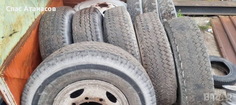 Гуми , снимка 1