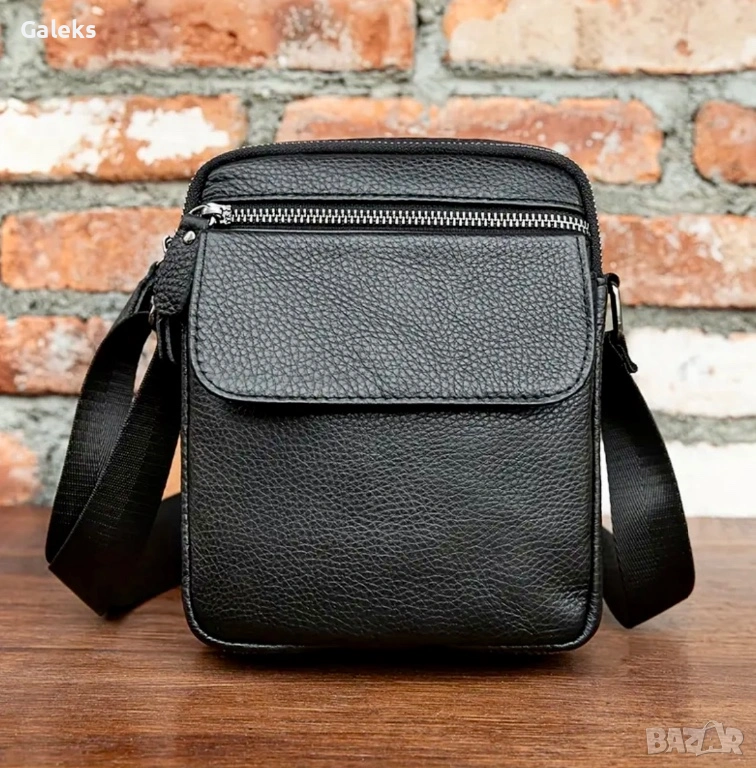 Мъжка компактна кожена чантичка с капаче / Гланцова черна естествена кожа!, снимка 1