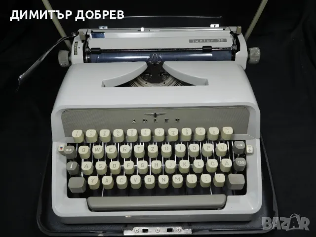 СТАРА РЕТРО ПОРТАТИВНА ПИШЕЩА МАШИНА ADLER JUNIOR 30