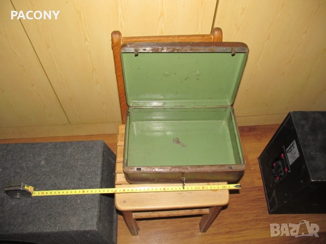 метална каса - сейф --  с два ключа, снимка 2 - Други стоки за дома - 43071789