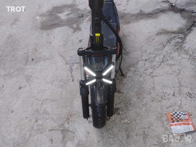 Електрически Скутер Segway ZT3 Pro, 25 км/ч, 70 км пробег, черна-червена