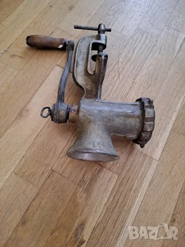 Ръчна руска месомелачка за мелене на месо за кайма, зеленчуци и др., снимка 3 - Аксесоари за кухня - 49739178