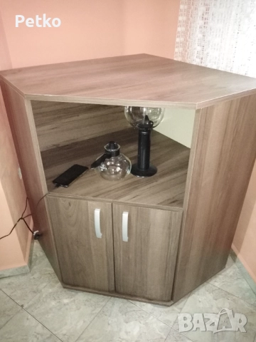 Ъглов шкаф за дневна , снимка 3 - Шкафове - 52566756
