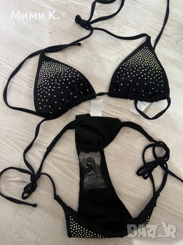 Бански с камъни от две части