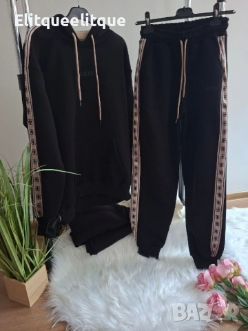 ватиран дамски екип Guess , снимка 2 - Спортни екипи - 52417327