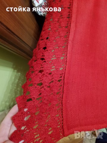 Продавам вълнена тъмно червена покривка за легло с ръчно плетена дантела  , снимка 3 - Покривки за легло - 35041732