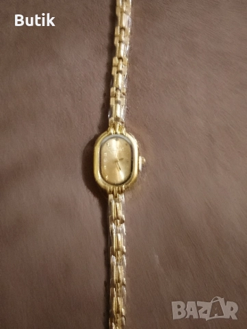 Дамски часовник в кутия, снимка 3 - Дамски - 52057100