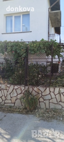 масивна двуетажна къща в гр Перник Байкушева махала., снимка 4 - Къщи - 51554580