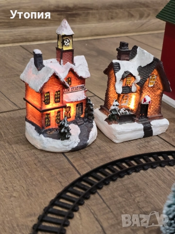 Коледен град със светлини и влакче, снимка 6 - Декорация за дома - 52829897