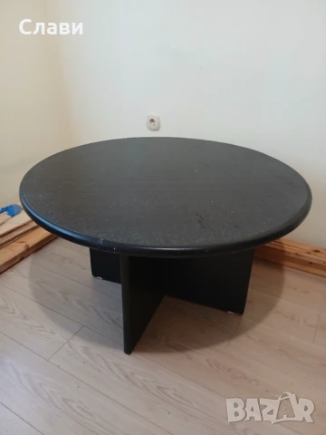 Продавам холна маса, кръгла,запазена 70лв , снимка 2 - Маси - 50919160