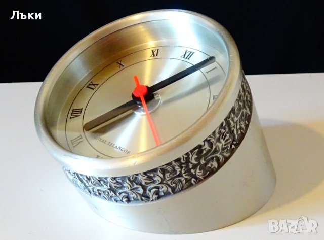 Kienzle немски настолен часовник от калай,орнаменти. 