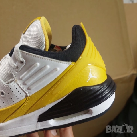 маратонки Air Jordan Max Aura 5 Grade School номер 39, снимка 15 - Маратонки - 51884448