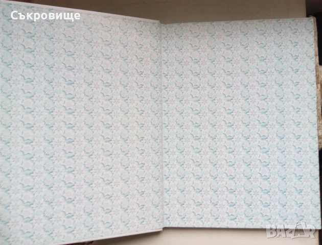 С твърди корици: Коледна магия (лукс) - първо издание от 2016 година, снимка 2 - Детски книжки - 53579940