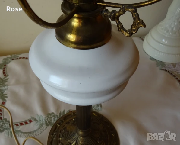 Голяма настолна лампа  в стил Рустик, метал, стъкло и порцеланова част., снимка 14 - Настолни лампи - 51184033