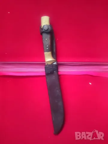 Продавам стар нож