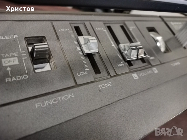 Hitachi радио касетофон , снимка 5 - Радиокасетофони, транзистори - 52504139