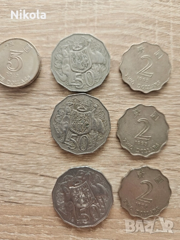 Австралиски долари