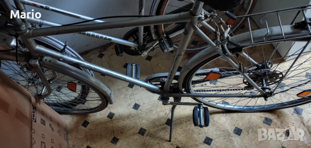 2 велосипеда, мъжки и дамски