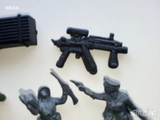 Лот пластмасови войници, снимка 5 - Колекции - 49598959