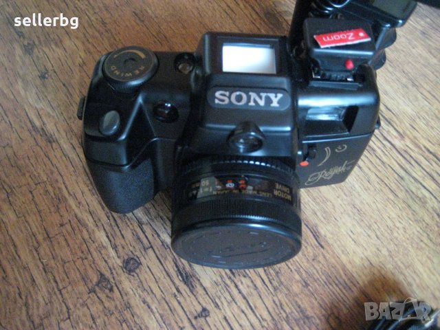 Лентов фотоапарат Sony Big Royal View + чантичка и кабели