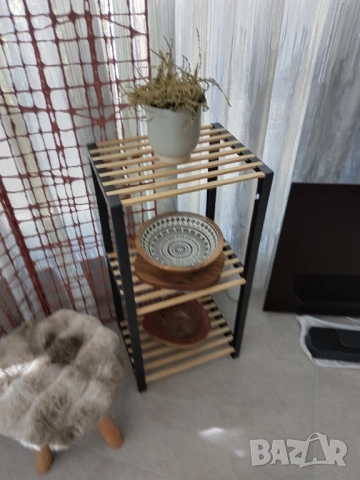 дървена етажерка на 3 нива от Швеция, снимка 2 - Секции и витрини - 51893963