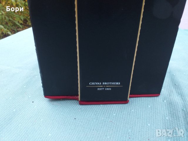 Луксозна кутия CHIVAS REGAL 25 YEAR OLD, снимка 3 - Други ценни предмети - 34729984