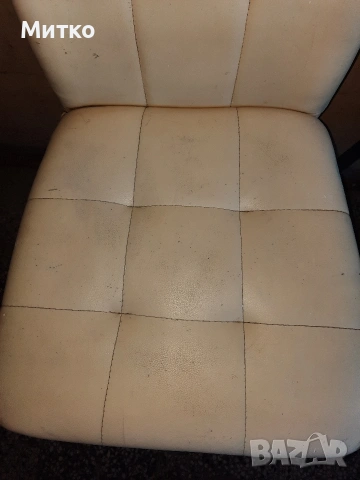 Бели кожени трапезни столове с желязна основа, снимка 6 - Столове - 53445328