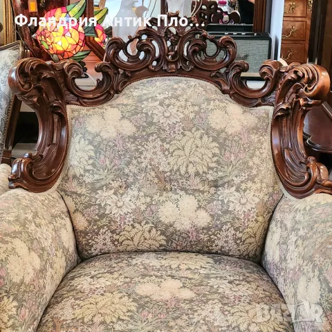 Антично кресло с ръчно резбована дървена рамка и флорална дамаска, снимка 3 - Дивани и мека мебел - 48390745