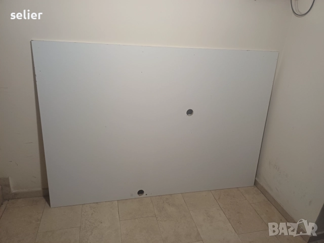 Дървена дъска(гръб на легло) Материала е ПДЧ РАЗМЕРИ-194/134см Цена:20лв Само лично предаване