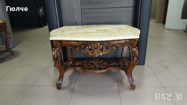 Барокова маса с мраморен плот