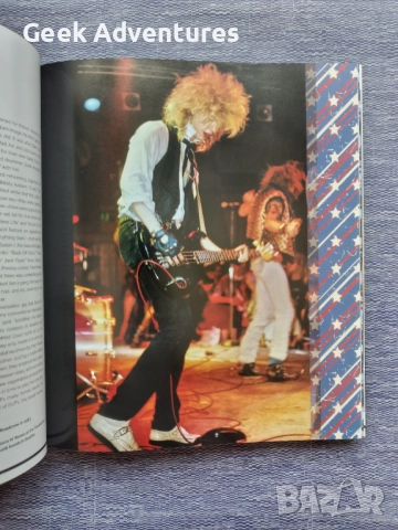 Guns & Roses - The Life and Times of a rock n roll band - Книга, Рок Група Биография, снимка 5 - Други - 51585597