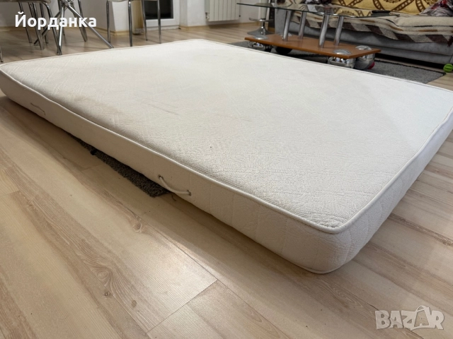 Италиански висококачествен матрак 150/190, снимка 3 - Спални и легла - 52597178