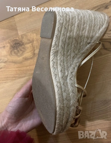 Златни сандали на платформа, снимка 10 - Сандали - 53279658