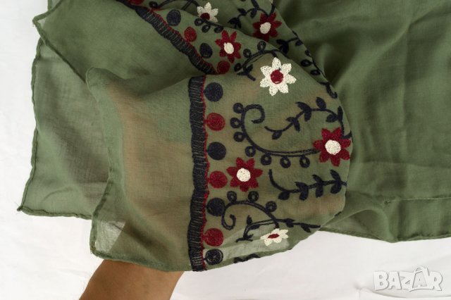 Дамско парео в цвят маслина марка ART of POLO , снимка 4 - Шалове - 37659316