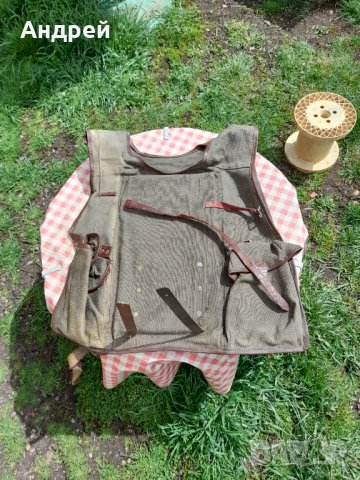 Стара военна раница,жилетка , снимка 2 - Антикварни и старинни предмети - 32595125