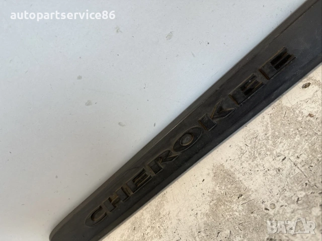 Предна лява лайстна за Jeep Cherokee KJ 2.8 CRD (2008) 5JT07TRMAA, снимка 3 - Части - 53383641