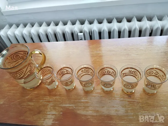 Чаши за вино с кана златен кант от средата на миналия век винтидж