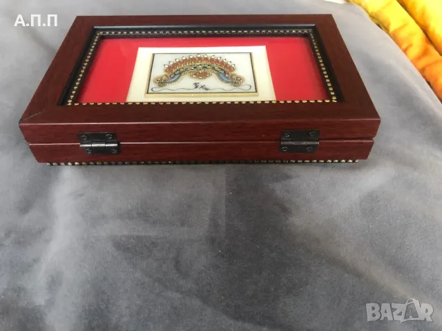 Ръчно-изрисувана кутия със златни орнаменти, снимка 2 - Други ценни предмети - 48328112