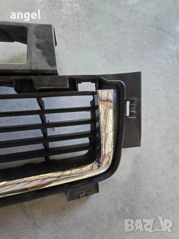 Долна Решетка Предна броня Тойота Секвоя, снимка 5 - Части - 51586646