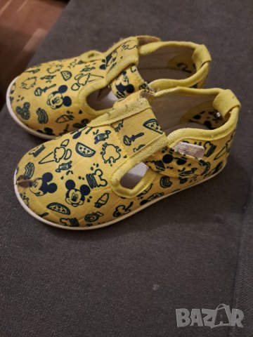 Детски пантофи Waikiki р-р 22-23, снимка 3 - Детски пантофи - 43201239